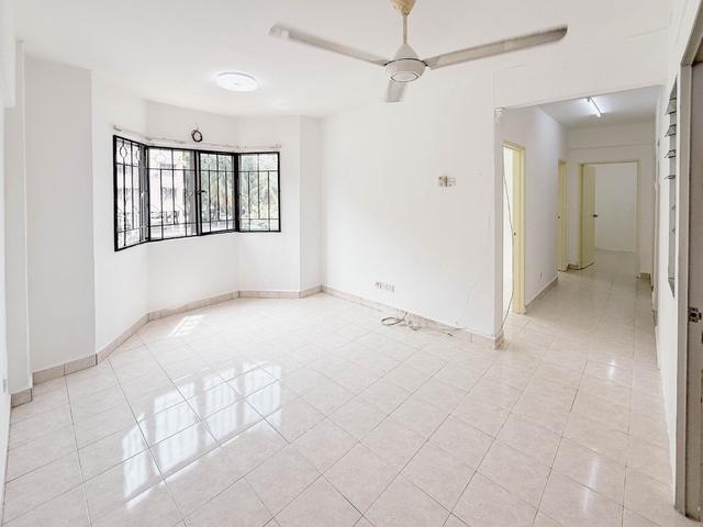 Apartment for sale in Petaling, Damansara Damai