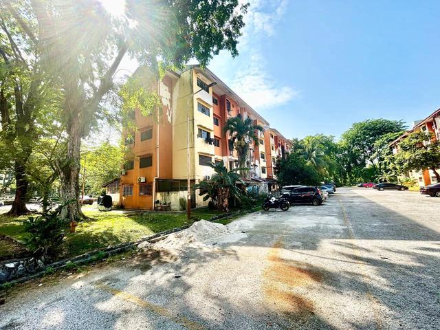 Flat for sale in Petaling, Alam Impian