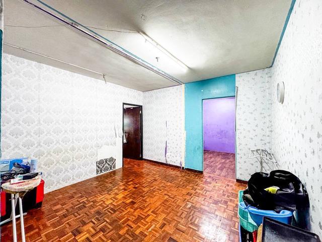 Flat for sale in Petaling, Alam Impian