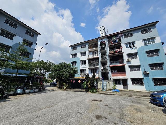 Flat for sale in Petaling, Alam Impian