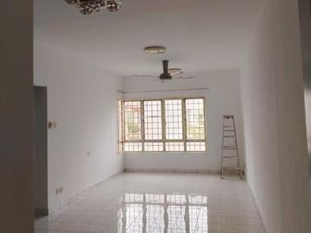 Apartment for sale in Petaling, Damansara Damai