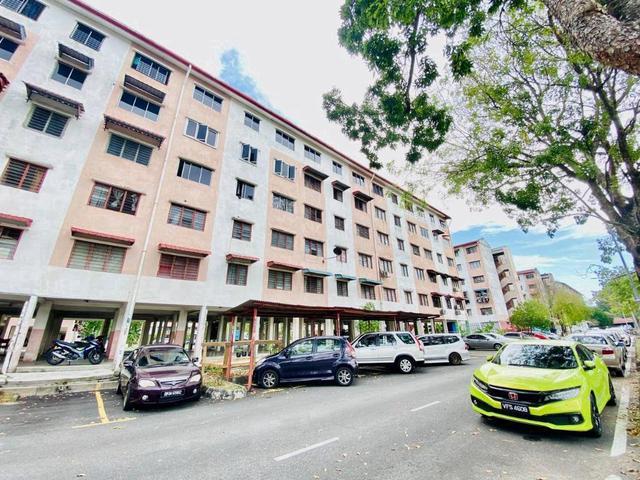 Flat for sale in Petaling, Alam Impian