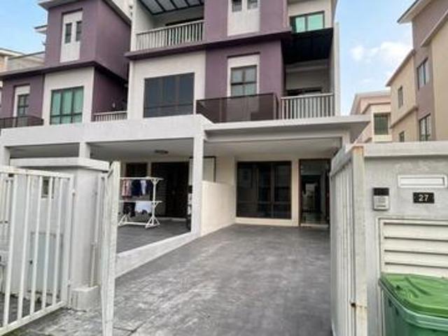 Townhouse for rent in Kajang, Langat