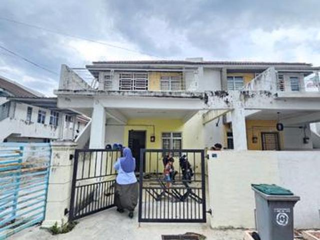 Townhouse for sale in Malaka