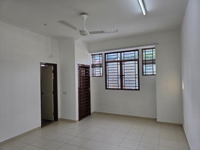 Terraced House for rent in Mukim 13, Georgetown
