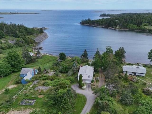 House for sale in Vinalhaven, Maine