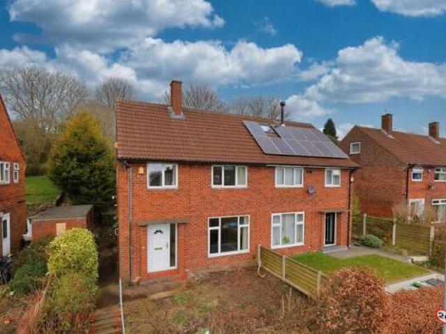 House for sale in Cookridge, West Yorkshire