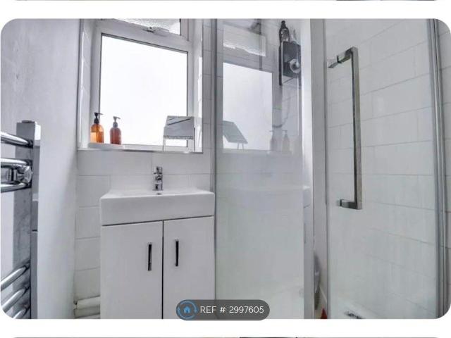 Apartment for rent in Cookridge, West Yorkshire