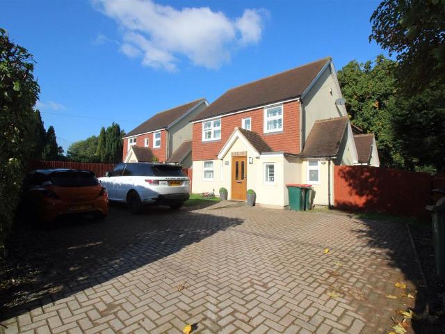 Apartment for rent in Lowfield Heath, Glynde