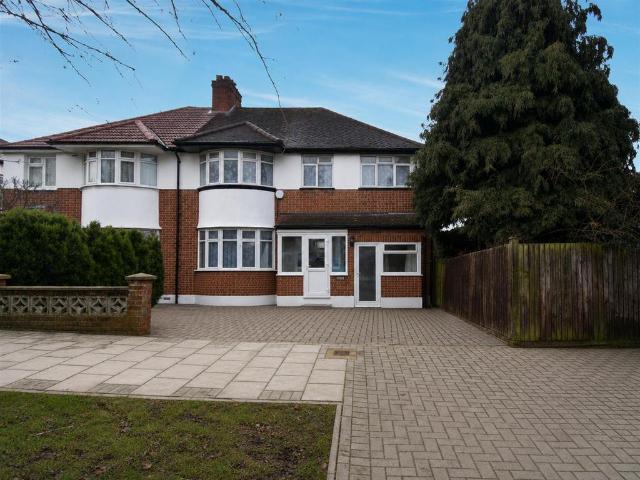 House for rent in Lane, Greater London