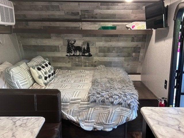 Room for rent in Pine Land Shores, Cross Hill