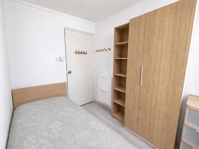 Room for rent in Tiong Bahru Station, Singapore