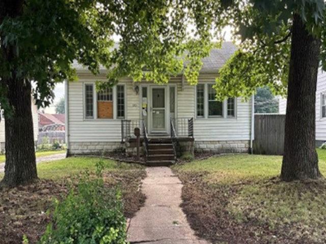 House for sale in Wood River, Illinois