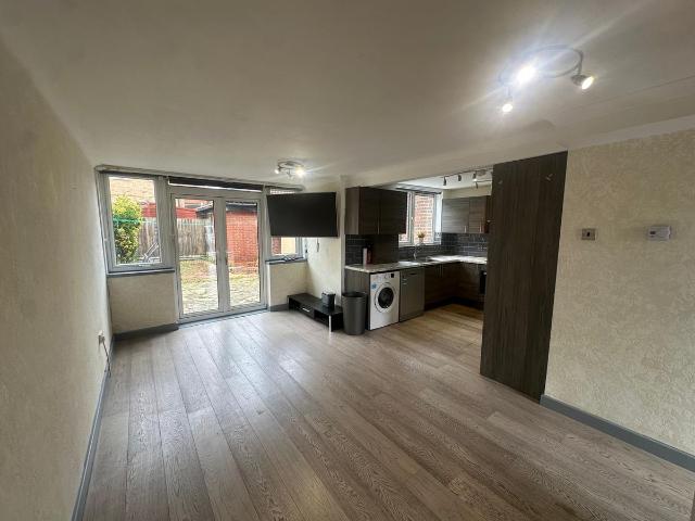 House for rent in London Borough of Redbridge, Greater London