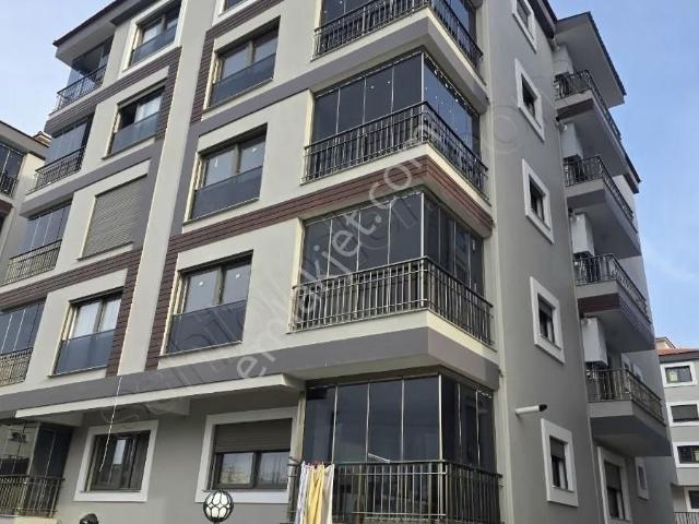 Tire, İzmir içerisinde kiralık mülk