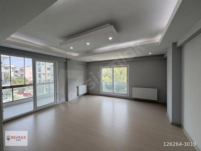 Tire, İzmir içerisinde satılık mülk