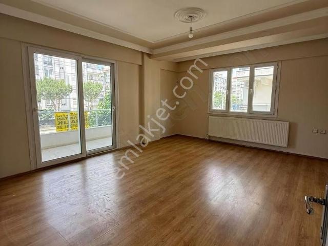 Tire, İzmir içerisinde kiralık mülk