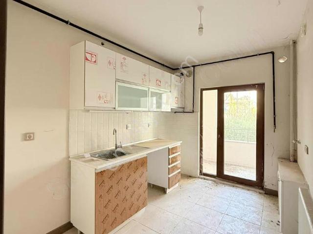 Tire, İzmir içerisinde kiralık mülk