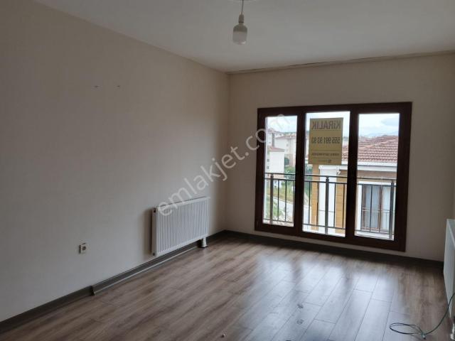 Tire, İzmir içerisinde kiralık mülk