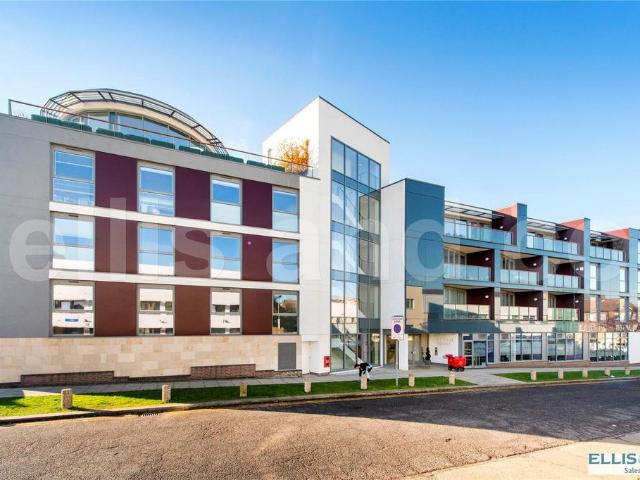 Apartment for rent in Mill Hill, Greater London