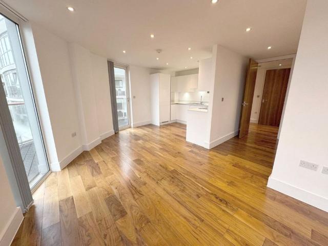 Apartment for rent in Mill Hill, Greater London