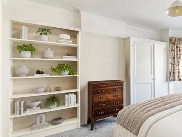 House for rent in Earlsfield, Greater London