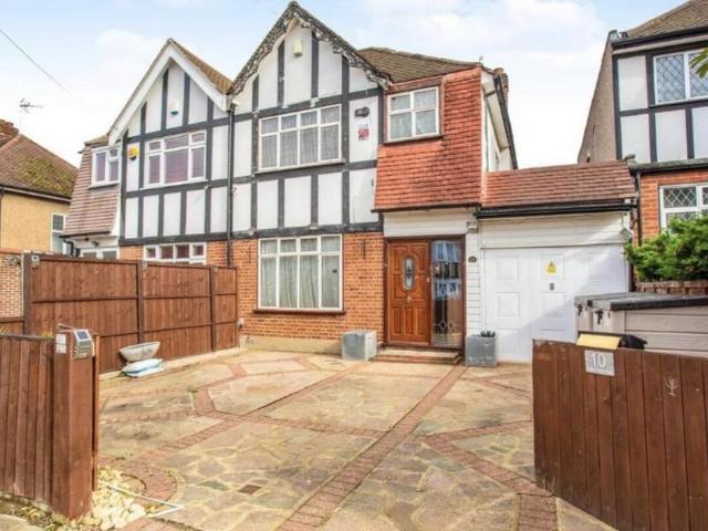 House for rent in Lane, Greater London