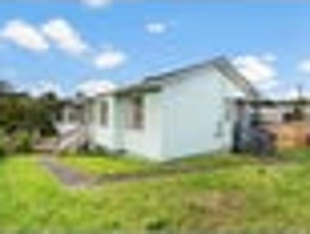 House for rent in Oratia