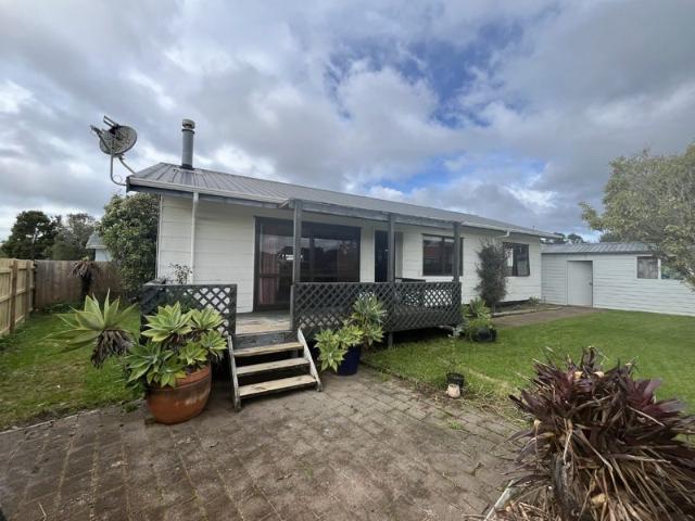 House for rent in Oratia