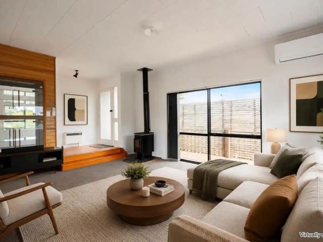 House for rent in Oratia