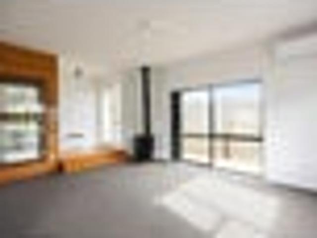 House for rent in Oratia