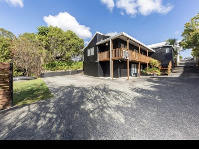 House for rent in Oratia