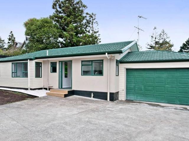 House for rent in Oratia