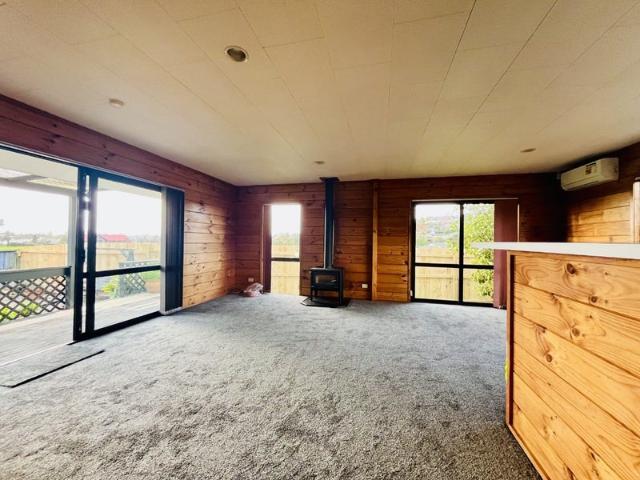 House for rent in Oratia