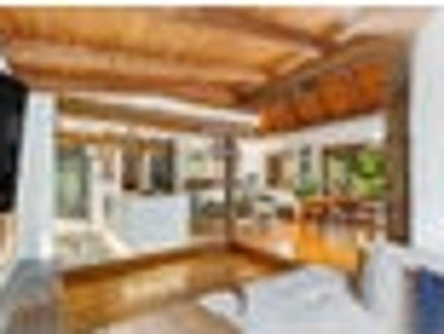 House for rent in Oratia