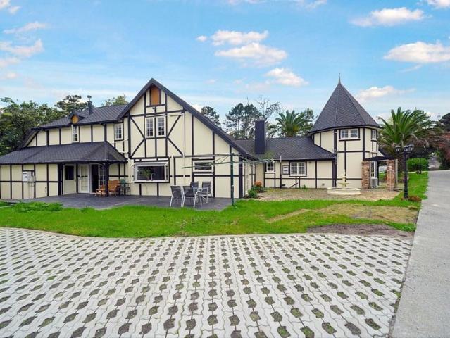 House for rent in Oratia