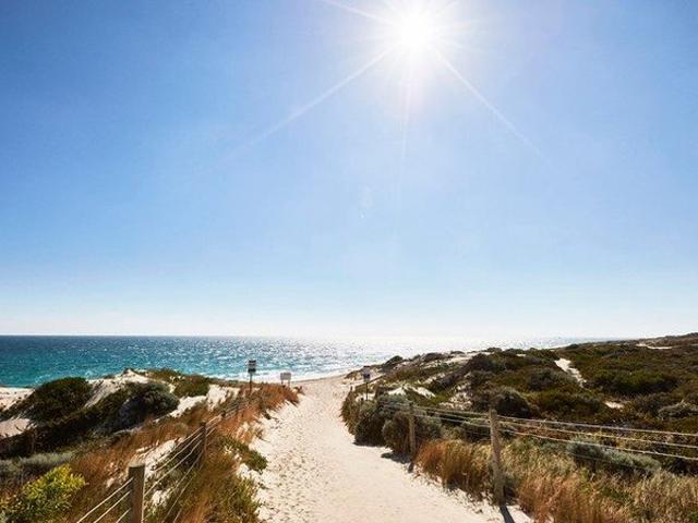 Cottage for sale in Alkimos, Western Australia