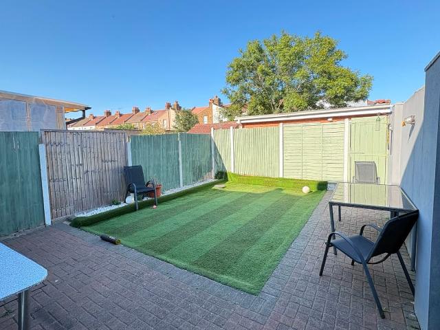 Apartment for rent in London Borough of Hounslow, Osterley