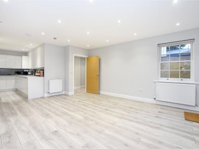Apartment for rent in Golden Valley, Gloucestershire