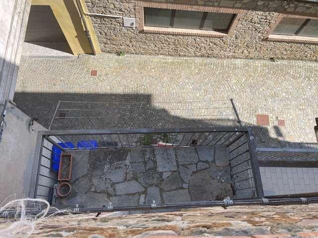 Appartamento in affitto a Tizzano Val Parma, Reggio Emilia