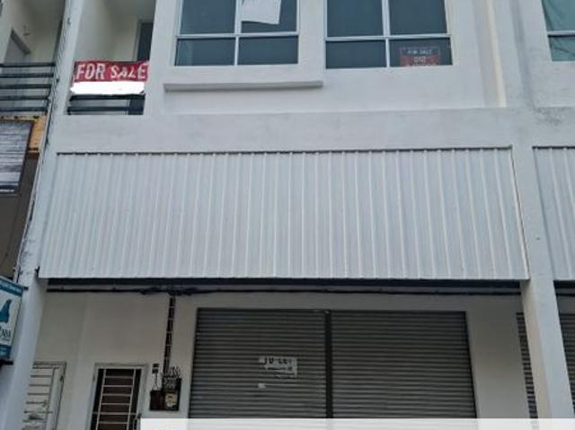 Shop for sale in Malaka