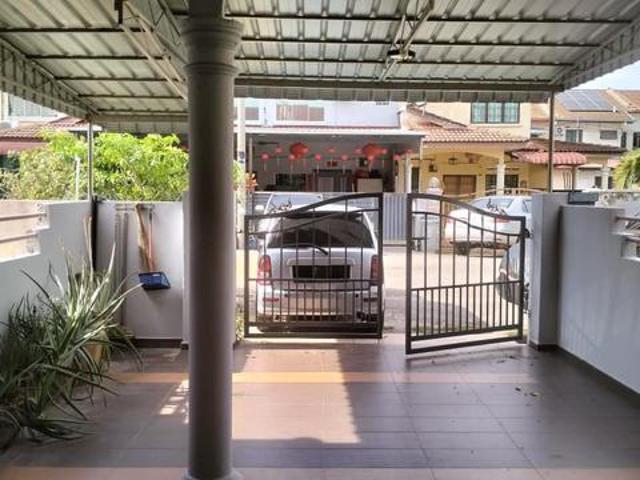 Terraced House for sale in Malaka