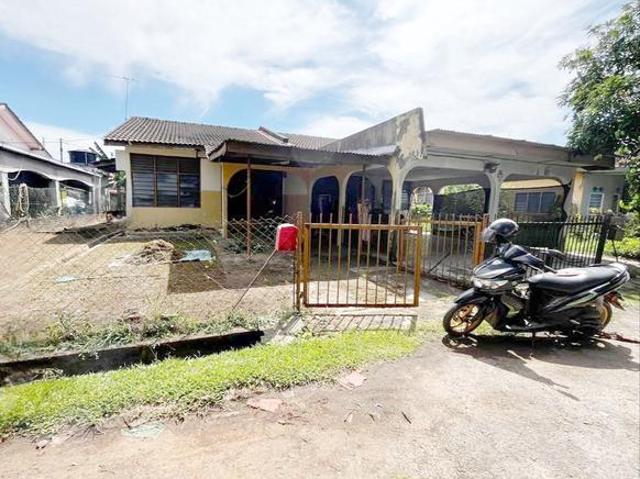 Residential House for sale in Pokok Sena