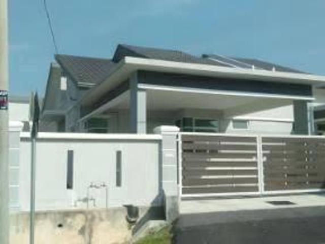 Terraced House for rent in Malaka