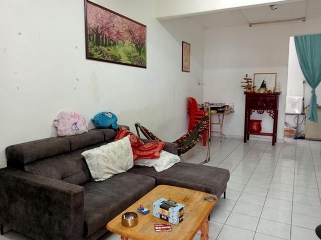 Terraced House for sale in Malaka