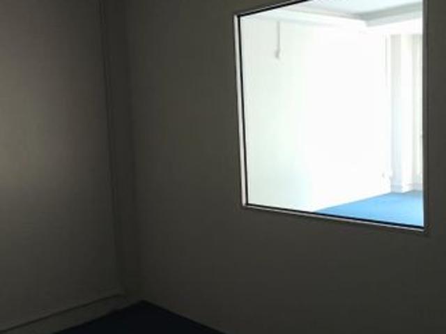 Shop for rent in Malaka
