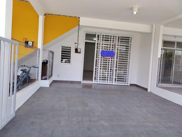 Townhouse for sale in Malaka
