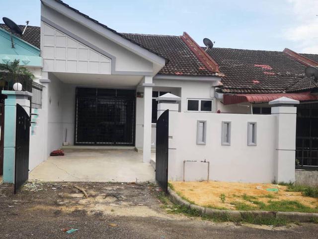 Terraced House for sale in Ulu Tiram, Johor