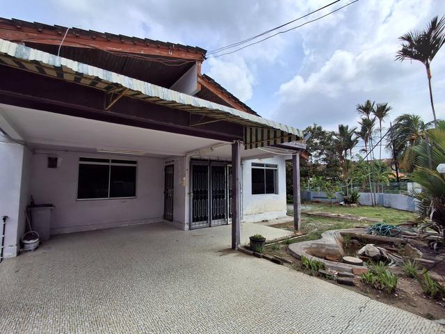 Residential House for sale in Malaka