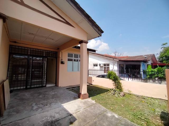 Terraced House for sale in Tanjong Sepat, Selangor
